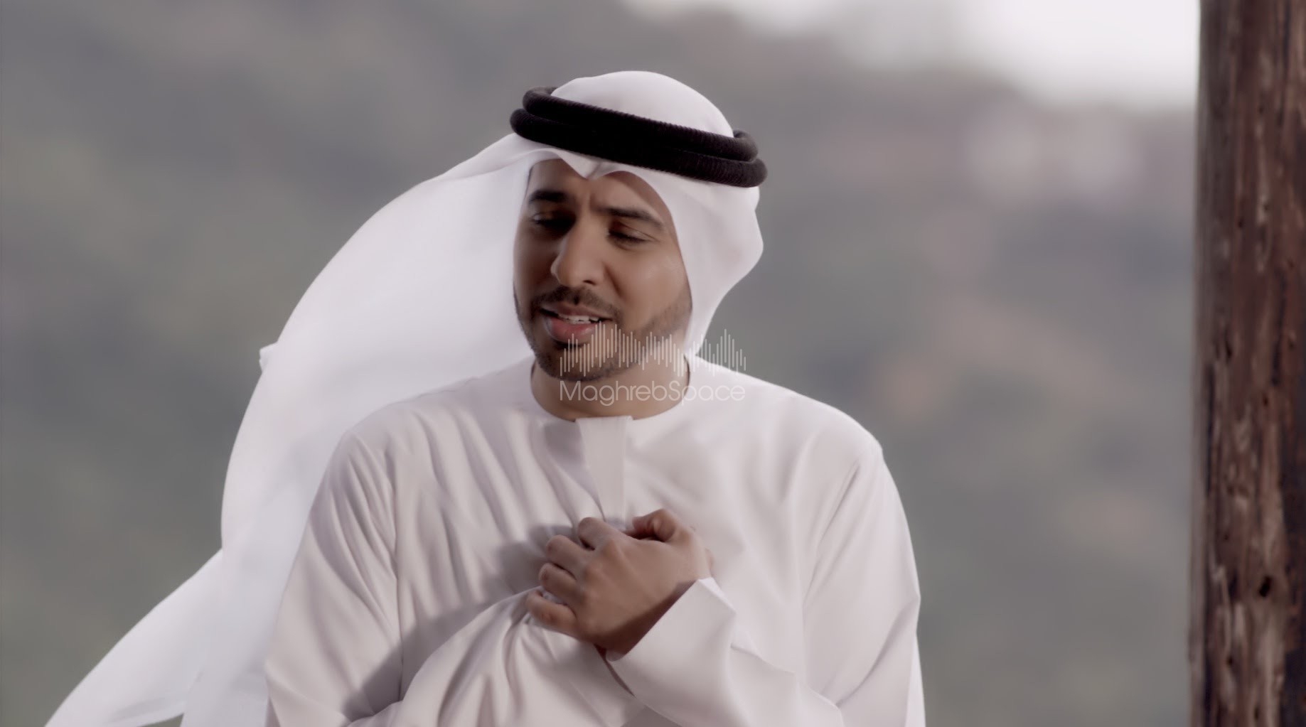 Ahmed bukhatir ya. Ахмед Бухатир. Ахмед Бухатир нашид. Hasanat Ахмед Бухатир. Красивый нашид.